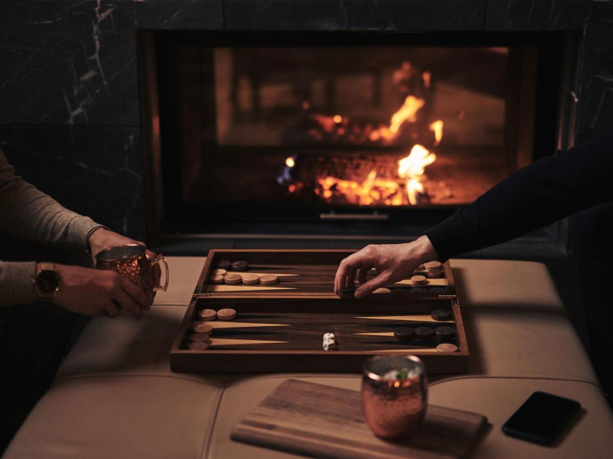 A-Rosa Ifen Hotel Kleinwalsertal Hirschegg  Εξωτερικό φωτογραφία A backgammon game