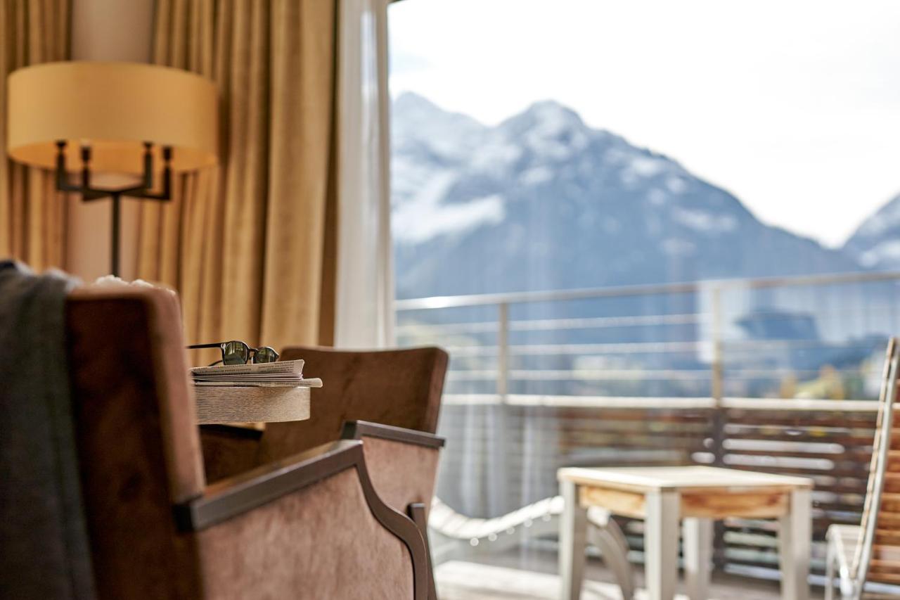 A-Rosa Ifen Hotel Kleinwalsertal Hirschegg  Εξωτερικό φωτογραφία A room at the Hotel Axelmannstein