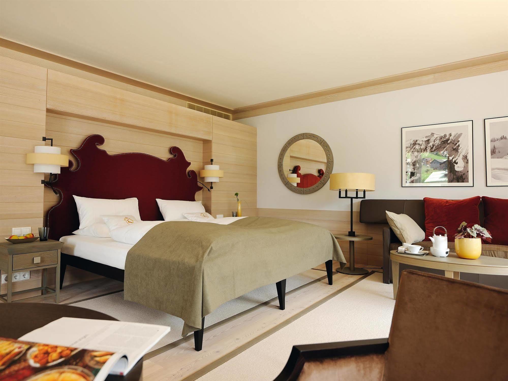 A-Rosa Ifen Hotel Kleinwalsertal Hirschegg  Εξωτερικό φωτογραφία A room at the Hotel de Crillon
